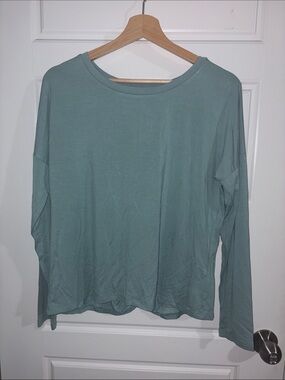 Relaxed Long Sleeve Tee in Sage Green